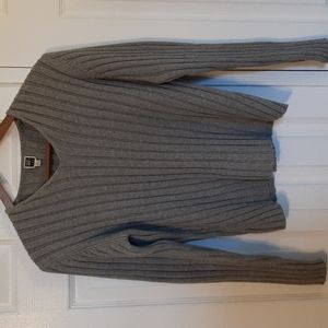 Smart Set Ladies Grey V-Neck Cable Knit Sweater